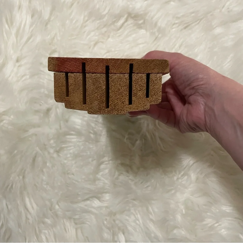 Vintage Nuway wooden knife holder that hangs on the wall
